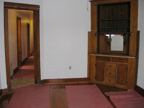 4th image of 4328 N Kenmore Ave #2