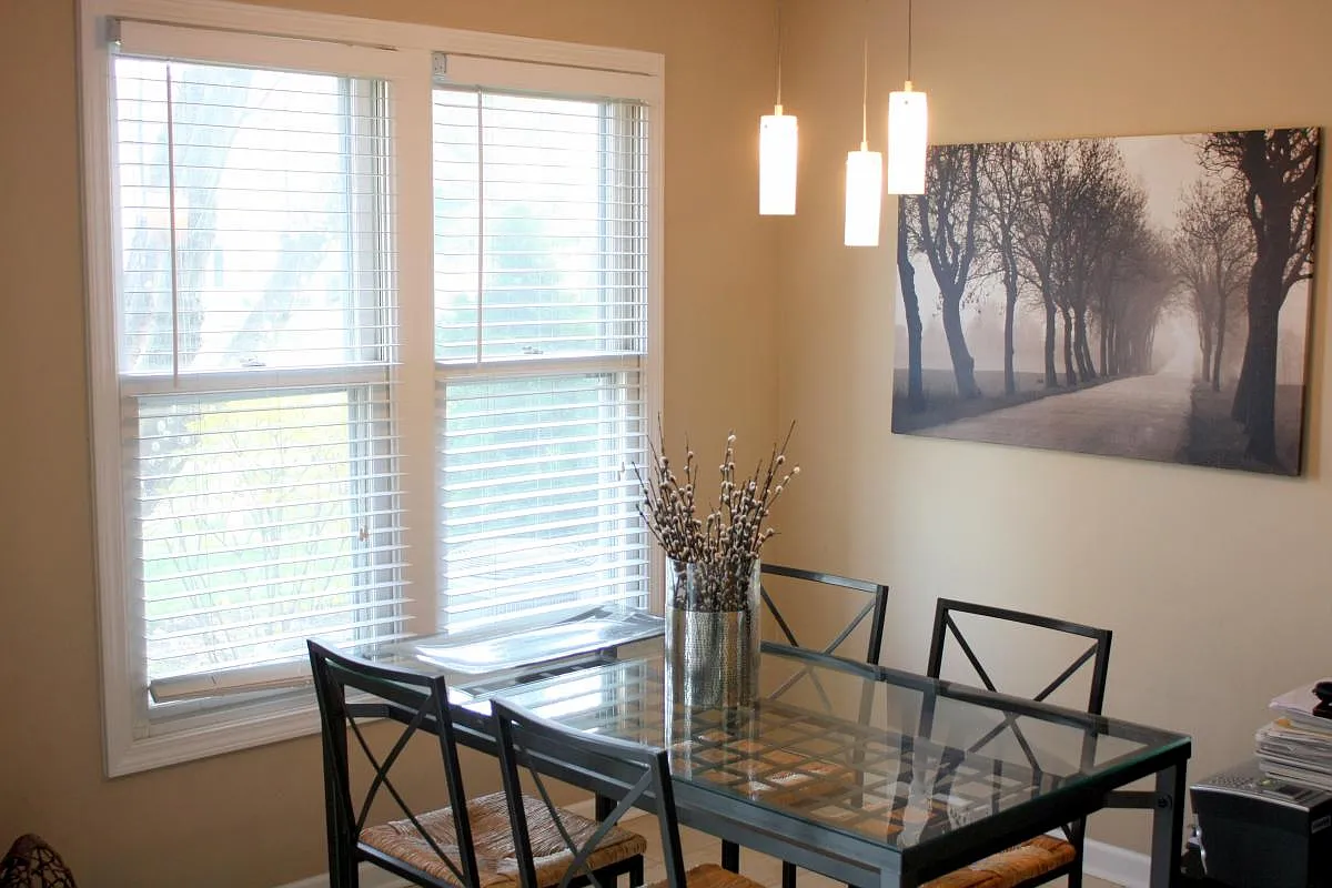2 bed, 1137 sqft, $2,050 — Photo 2