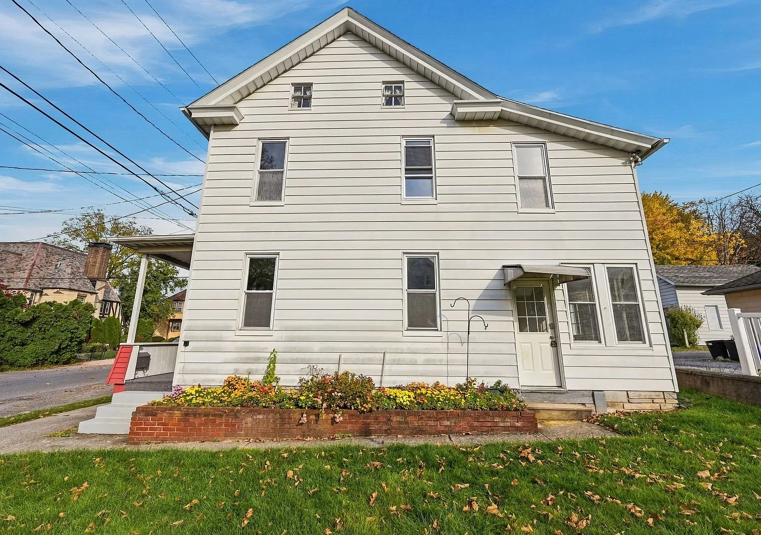 Spacious, Beautifully Renovated & Move-In Ready — Photo 3