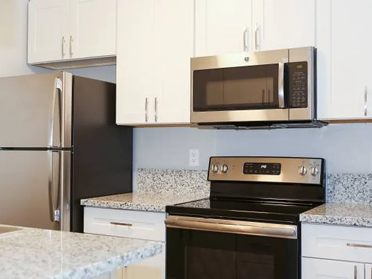 Sierra Ridge Apartments — Photo 47