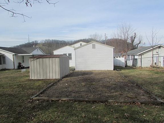 4th image of 308 Dyer St