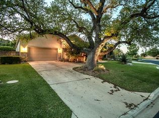 106 Outcrop View Ln, Lakeway, TX 78738