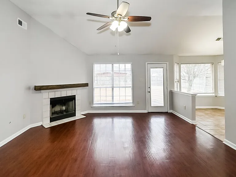 12829 Fox Bend Ln — Photo 4