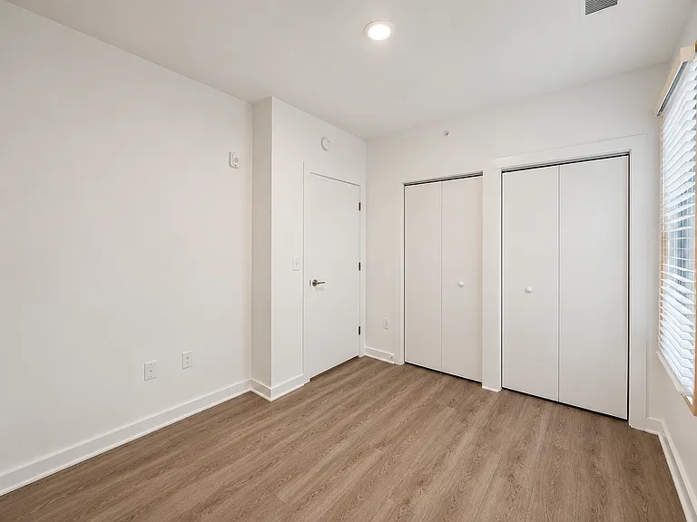 Millhouse — Photo 78