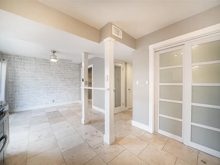 500 E Riverside Dr #242 — Photo 16