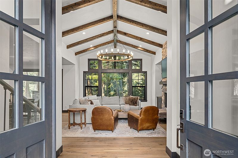 3rd image of 261 Farmhouse Way