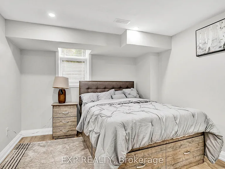 448 Dougall Ave #B — Photo 10