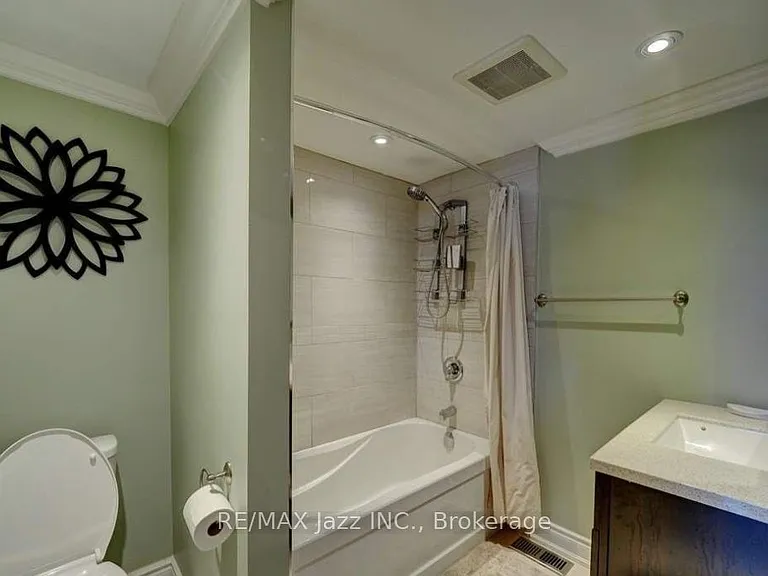 157 Hazel St — Photo 5