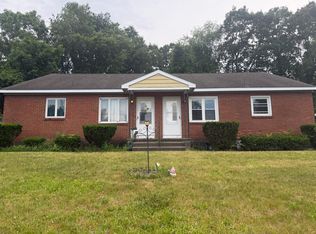 5 Saybrook Dr #B, Latham, NY 12110