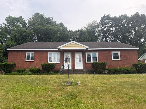 5 Saybrook Dr #B Photo 1 5 Saybrook Dr #B Photo 1