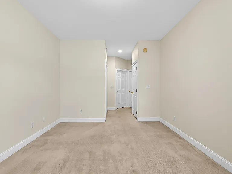 949 Glenwood Station Ln #101 — Photo 22