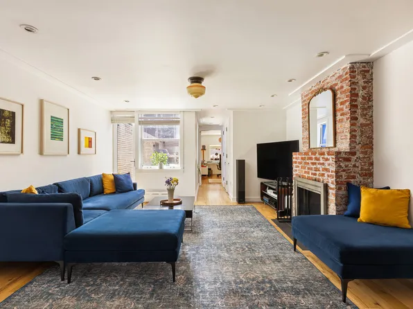 338 Metropolitan Avenue image 1 of 17