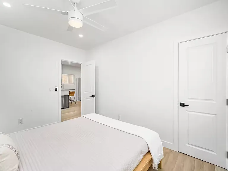 130 Anderson St #B — Photo 21