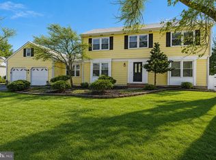 27 W Cartwright Dr, Princeton Junction, NJ 08550