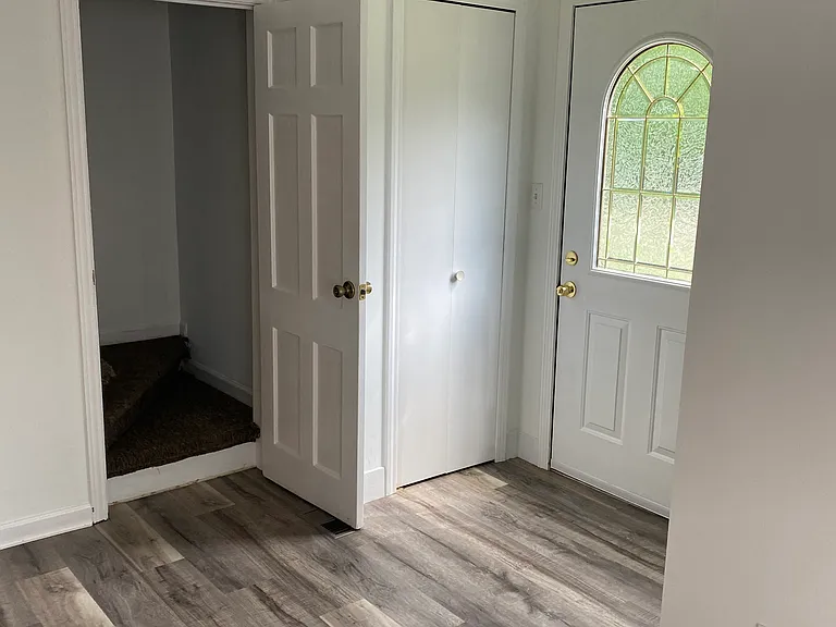 570 W Clarkston Rd — Photo 6