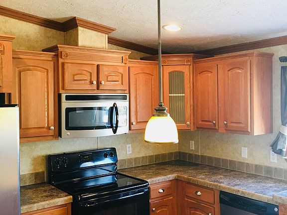 5th image of 172 Wooded Creek Ln