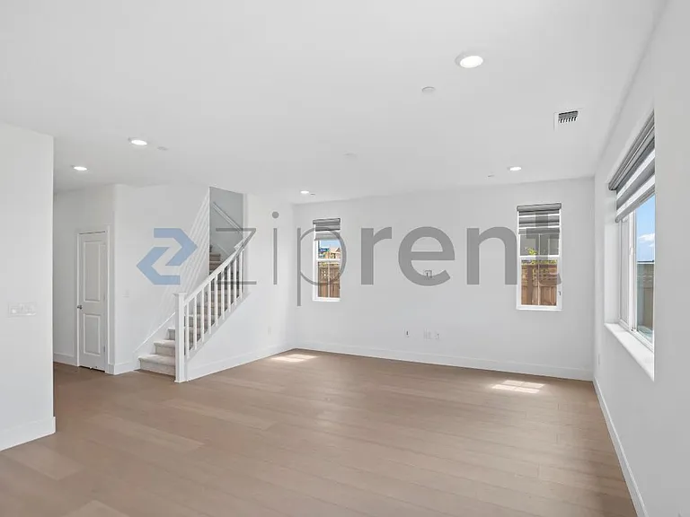 4638 Strandberg Ave — Photo 6