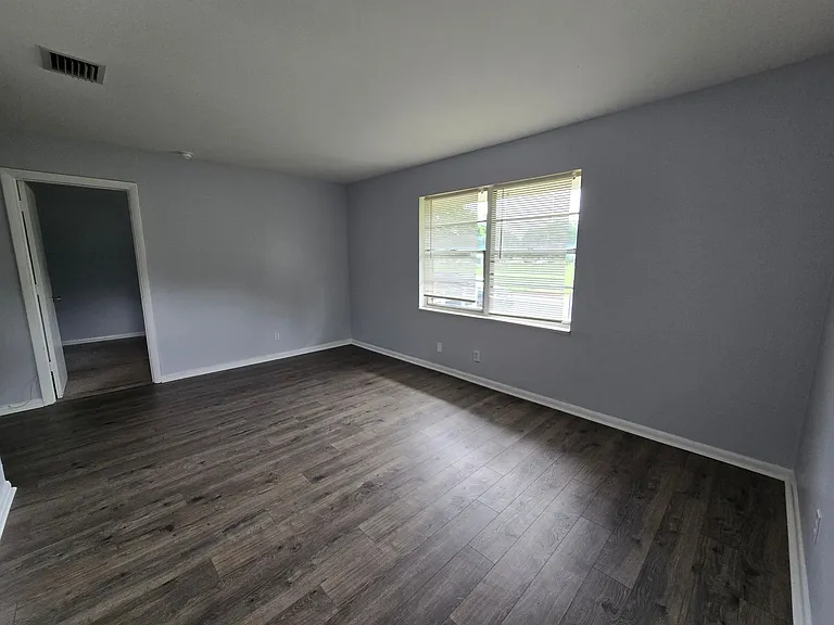 424B Bryan St — Photo 3
