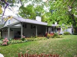 104 34th St SE, Cedar Rapids, IA 52403