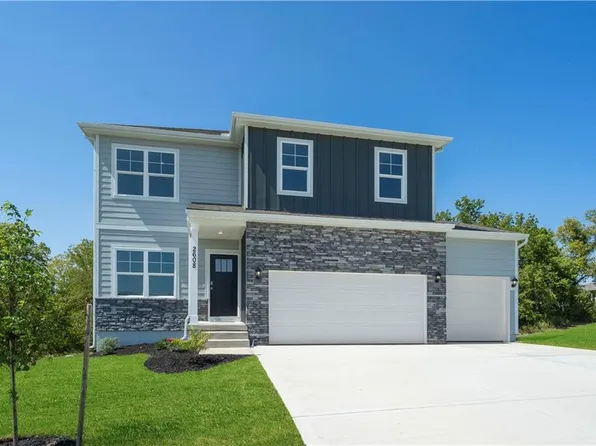 19670 W 201st St, Spring Hill, KS 66083