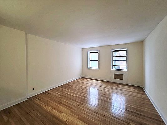 1st image of 146 E 35th St #3X