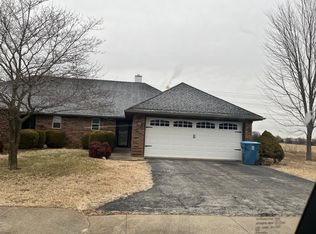137 E Peachtree Dr, Nixa, MO 65714