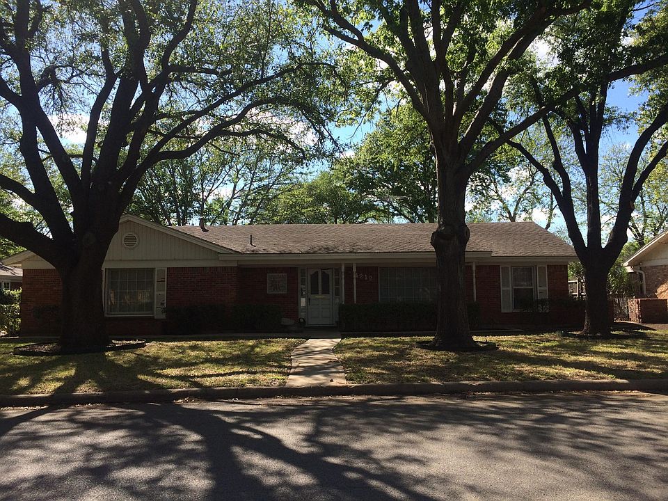2nd image of 4212 Plantation Dr