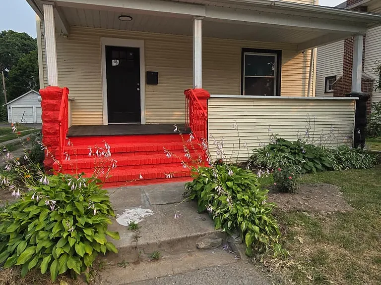 1704 E Main St — Photo 29