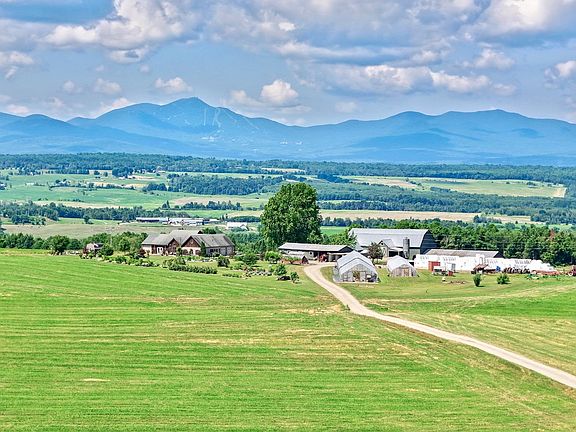 3rd image of 918 Armstrong Road