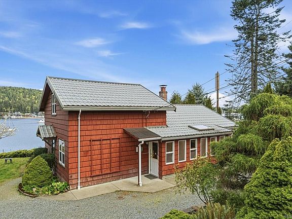 2nd image of 4911 Harbour View Rd