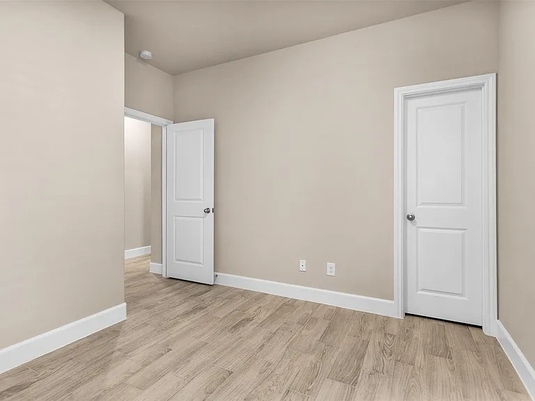 496 Golden St #A — Photo 21