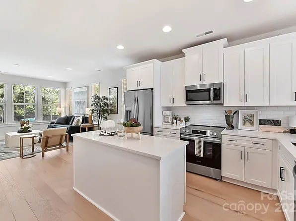 1223 E 16th St #13, Charlotte, NC 28205