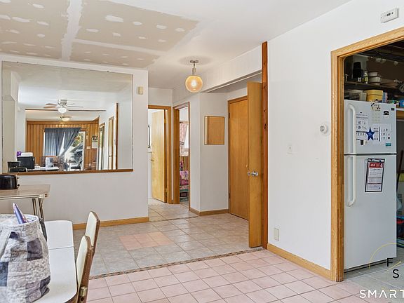 5th image of 290 Gillette Road