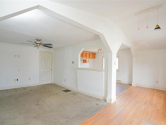 5th image of 118 Greenwood St