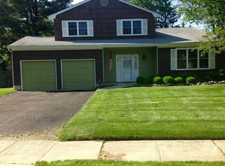 8 Graham Rd, Allentown, NJ 08501