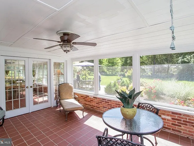 67 Townview Dr — Photo 35
