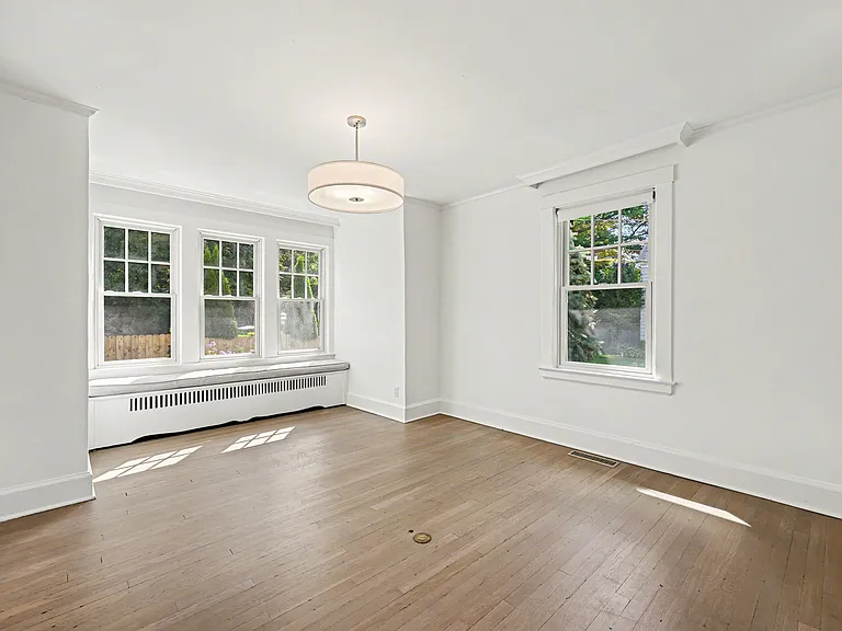 12 Rockview Dr — Photo 14