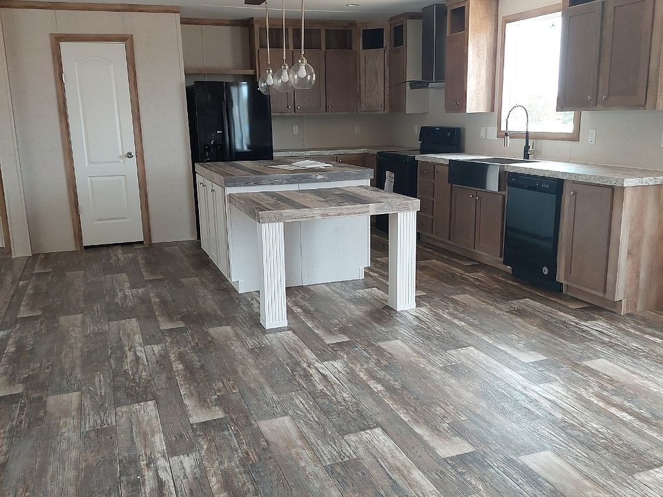 1st image of 144 Hyde Away Ln