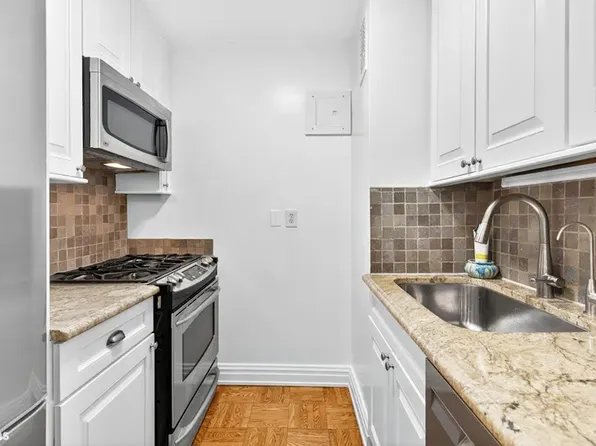 520 East 72nd Street image 5 of 13