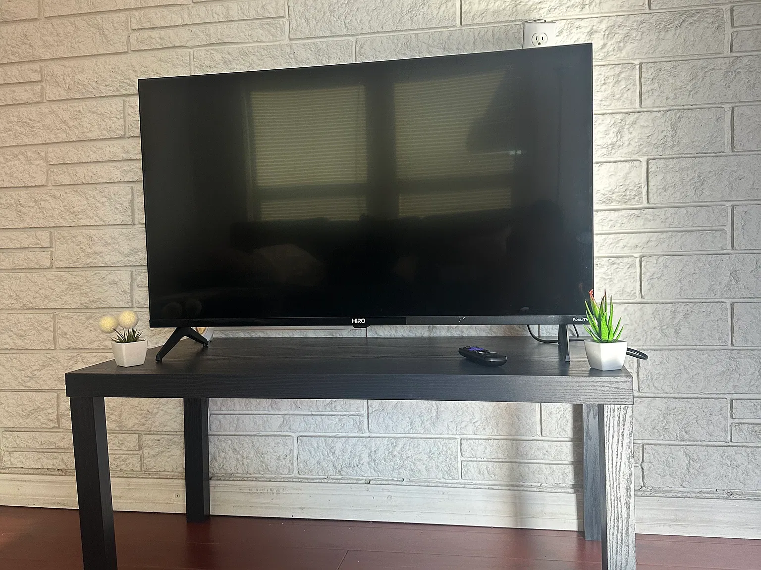 3 bed, 808 sqft, $2,500 — Photo 3