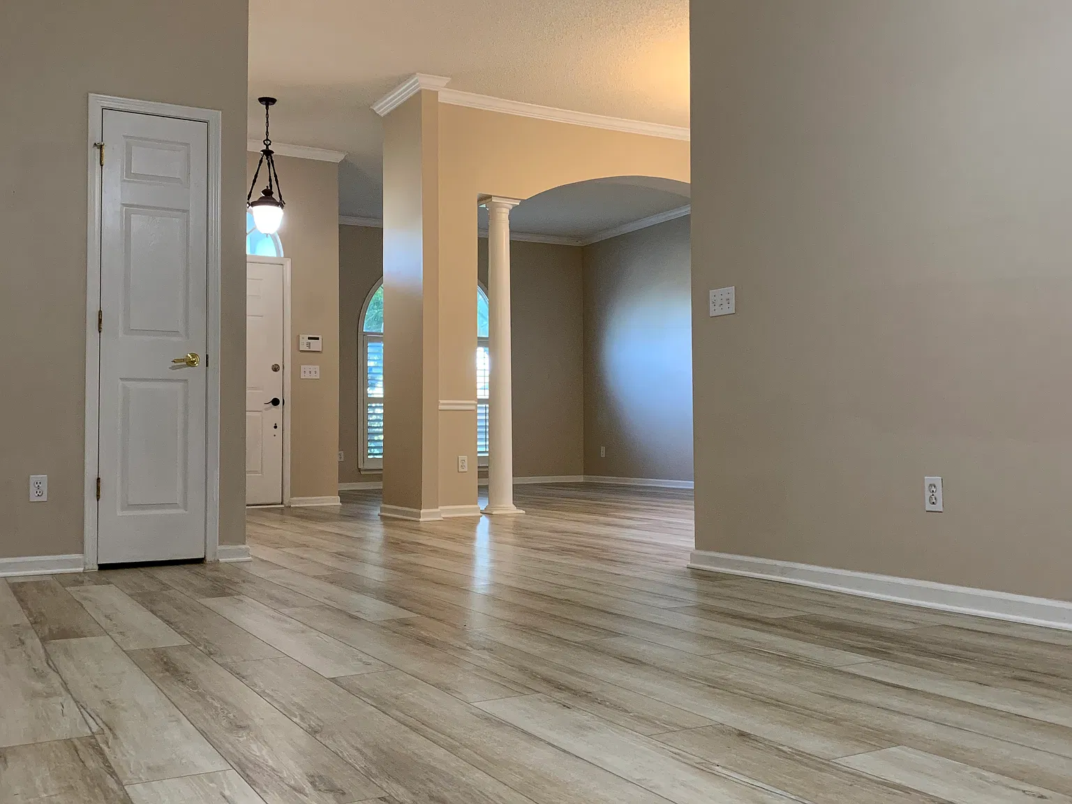 4 bed, 2108 sqft, $2,750 — Photo 2