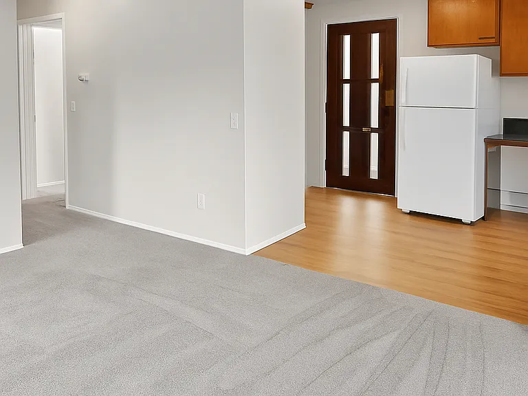 7318 35th Ave NE #4 — Photo 1