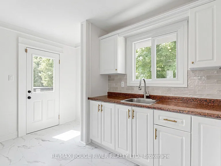 1884 Liverpool Rd — Photo 13