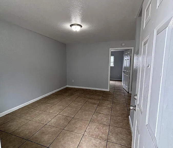 729 Dixieanne Ave #3 — Photo 3