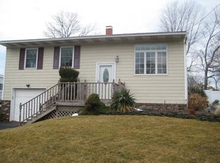 12 Patricia Rd, East Patchogue, NY 11772