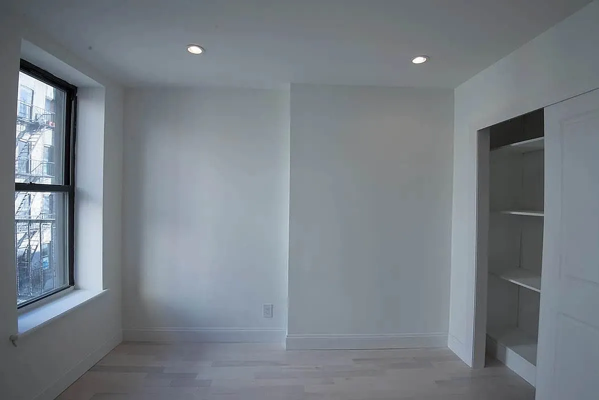 620 East 6th Street — Photo 3