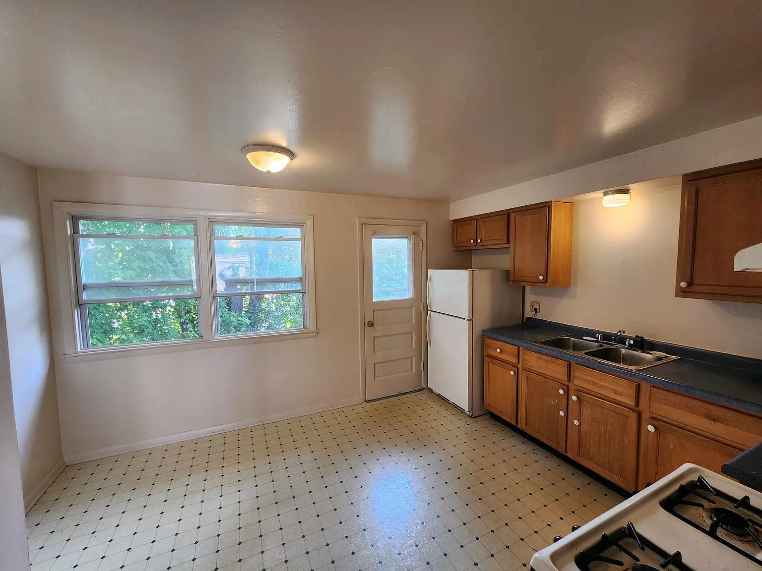 537 Three Mile Rd — Photo 4