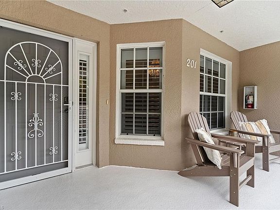 2nd image of 1930 Willow Bend Cir APT 201