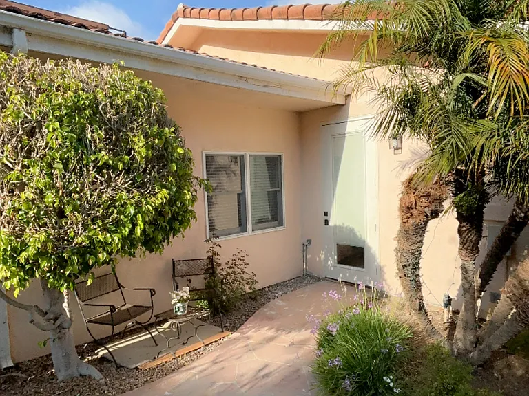 9747 Canyon Country Ln #B — Photo 1