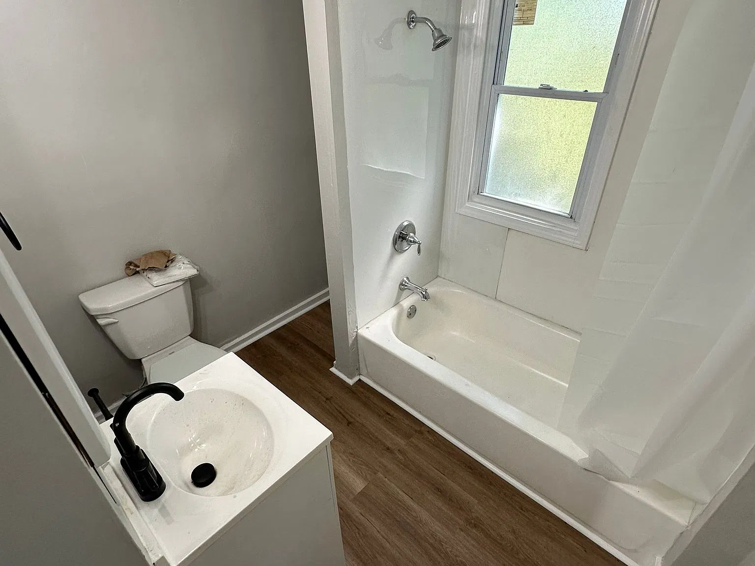 11716 Parkhill Ave — Photo 2